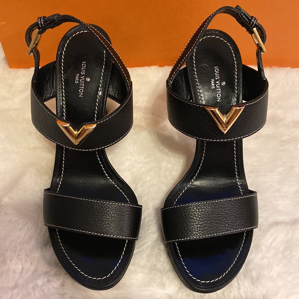 Authentic LOUIS VUITTON Sandals - Picture 3 of 17